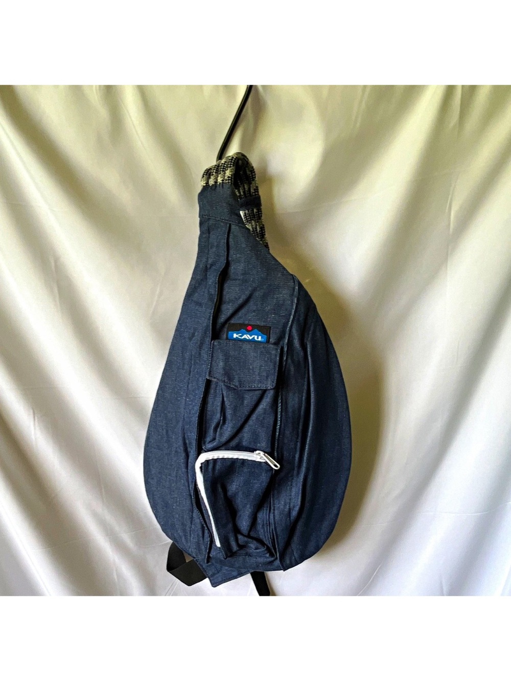 Kavu Men's Dark Navy Rope Sling Bag with White Zipper Accent